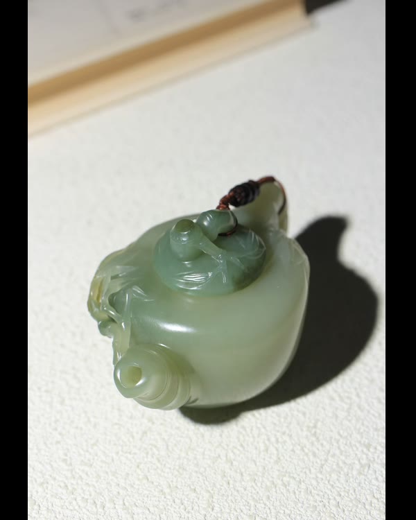 Cui Qing Seed Jade Teapot Ornament