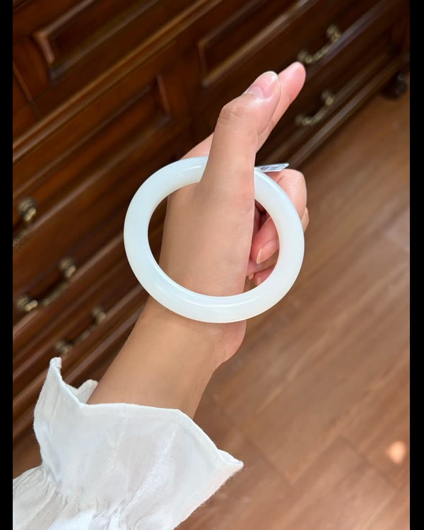 Mutton Fat White Jade Bangle