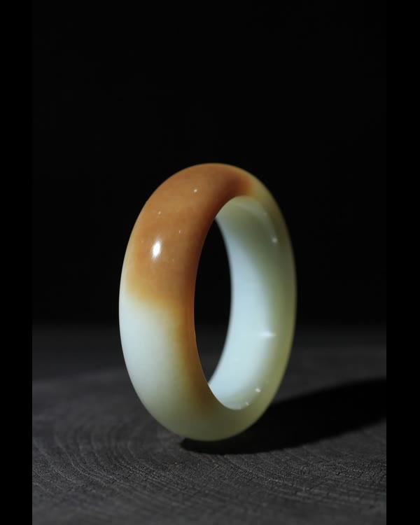 Qiemo Sugar White Bangle · Dark Brown Sugar