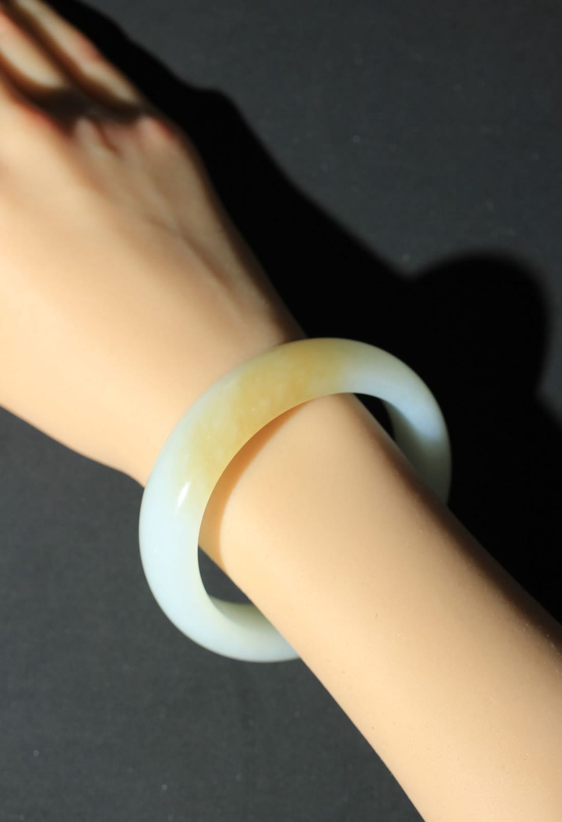 Qiemo Sugar White Bangle