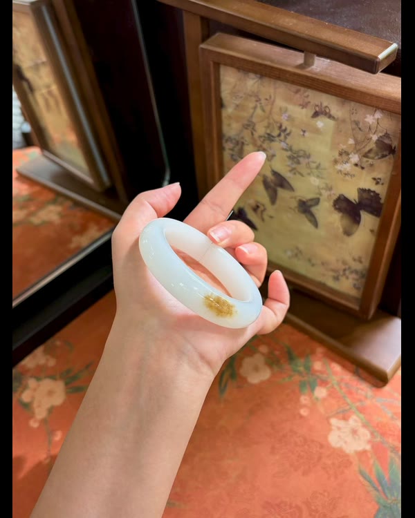 Sugar White Jade Bangle
